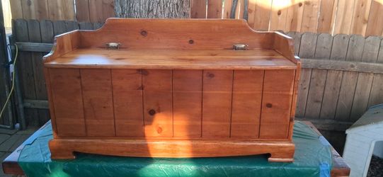 Cedar Wood Chest