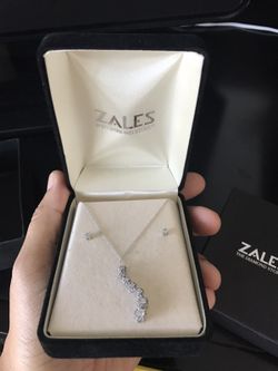 Zales earring and necklace set
