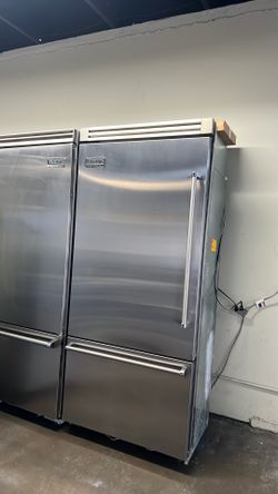 VIKING 36”WIDE BUILT IN BOTTOM FREEZER REFRIGERATOR