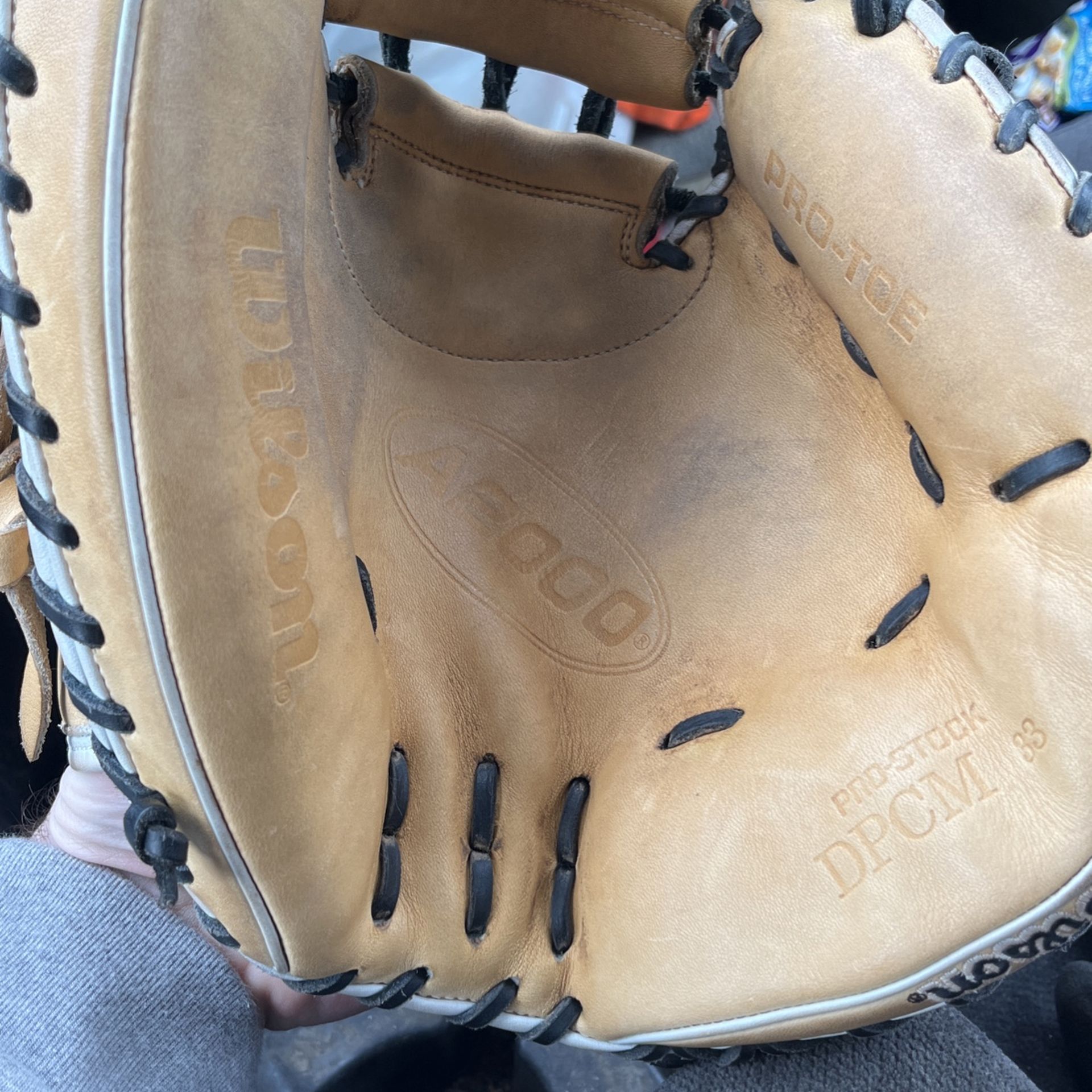 Wilson A2000 Mitt 1 Year Old Broken In Mint