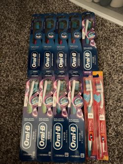 Brand Crest Mixed Bundle Toothbrush ($20) For All (Cash Only)(price Is Firm) 