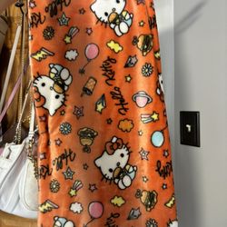 Hello Kitty Burger Blanket 