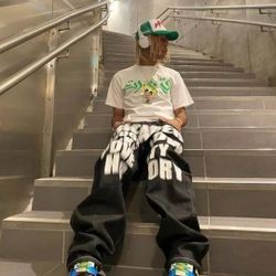 Color black and white. Sizes  S  M  L  XL