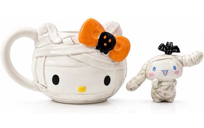 Hello Kitty Mummy Mug & Figurine Set