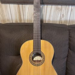 Artesano Guitar 