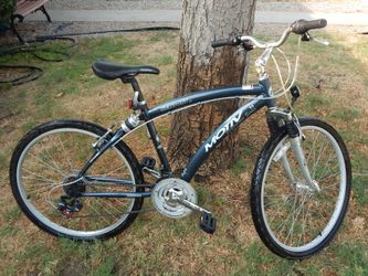 Motiv Newport bicycle