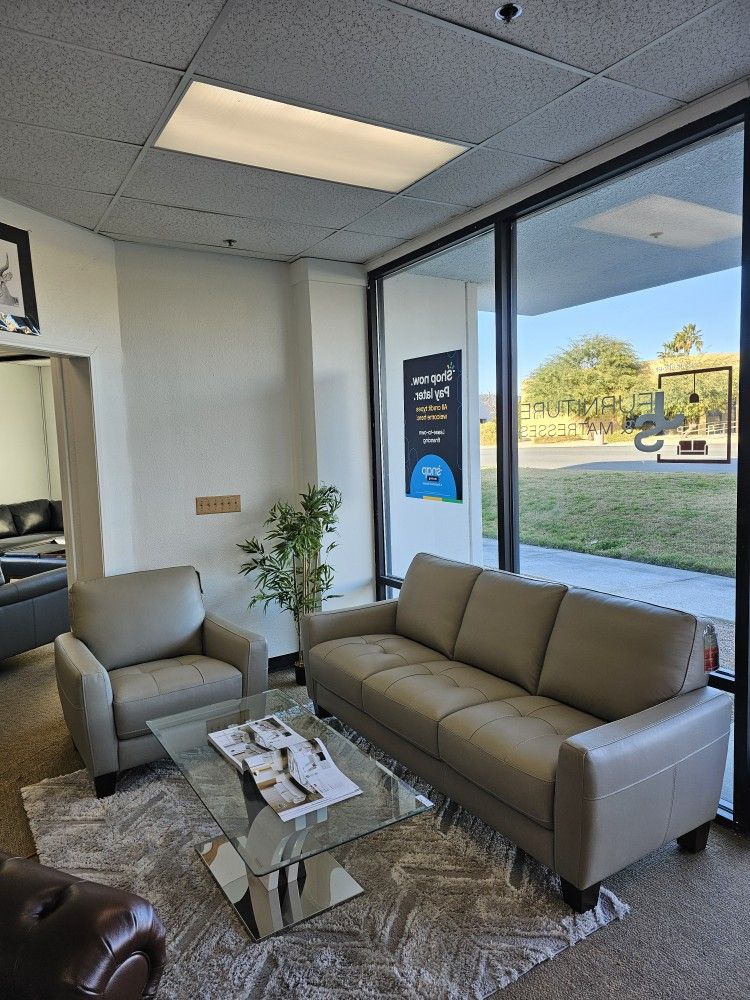 100% Leather Sofa  - Galligher 