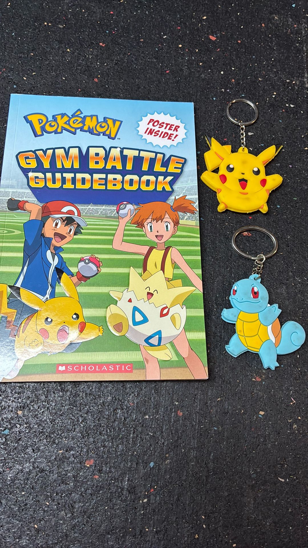 Pokémon: Gym Battle Guidebook (+2 Keychains)