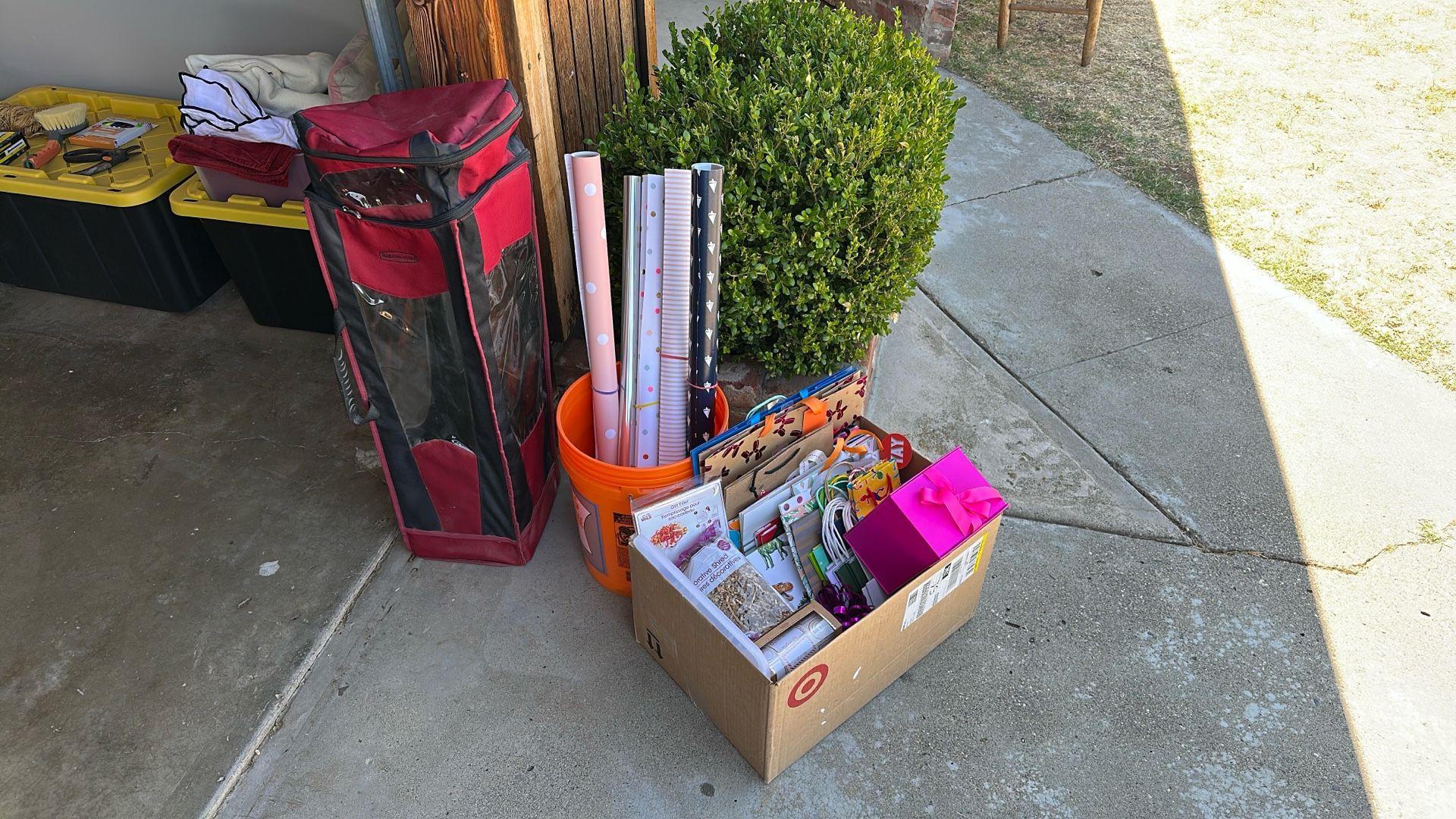 Wrapping Supplies & Carrier