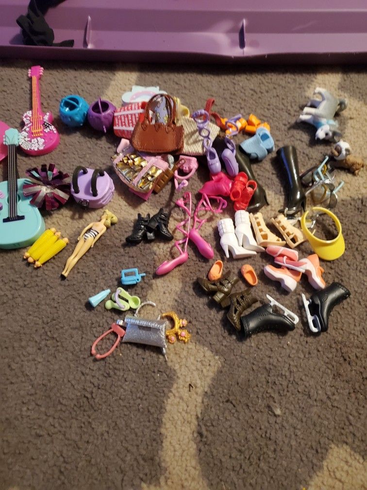 Barbie And Friends  Lot