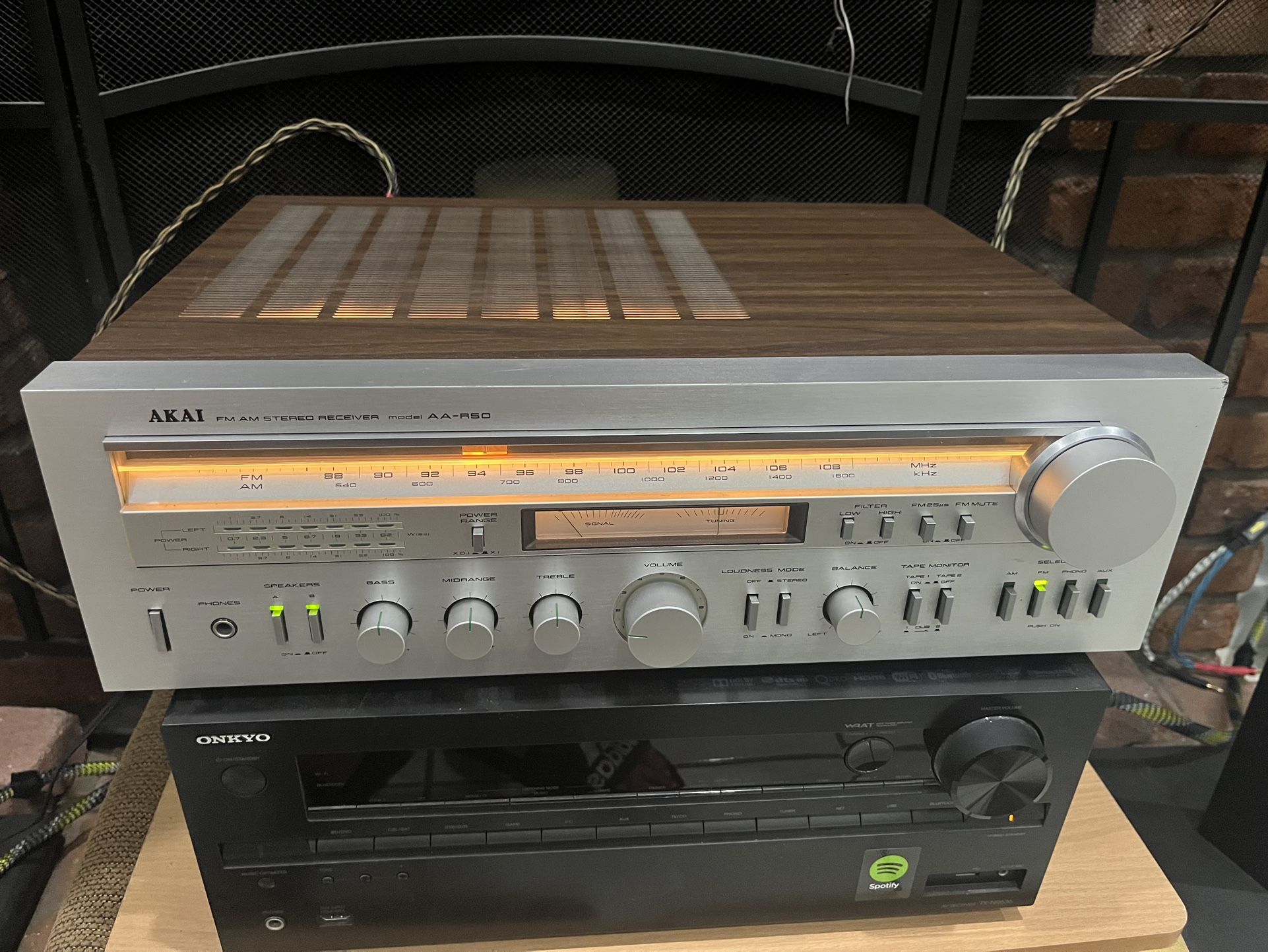 AKAI AA-R50 AM/FM Stereo Receiver