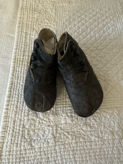VICTORIAN BUTTON UP  BABY SHOES