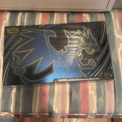 Mega Charizard Premium Collection 