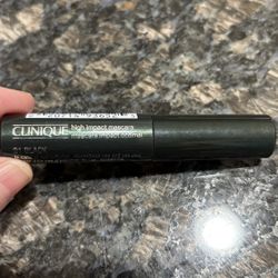NEW CLINIQUE HIGH IMPACT MASCARA IN BLACK $4!!