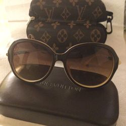 New Lv sunglasses beige and black