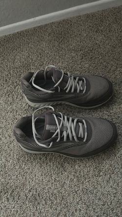Brooks men shoes