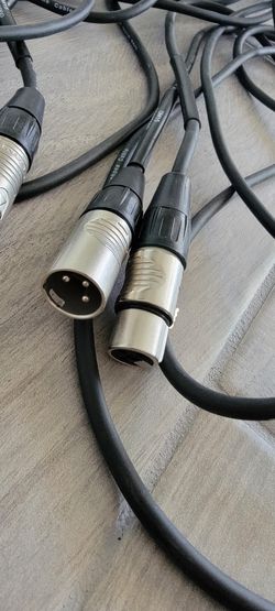 Livewire Essential XLR Microphone Cable Black