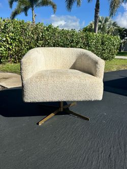SWIVEL CHAIR