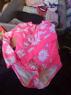 Girls bathing suit/ traje de baño de niña