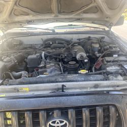 2001 Tacoma 2.7l Engine Only Partout