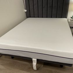 QUEEN Purple Mattress - Like New !