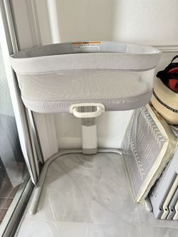 Graco DreamMore Bedside Bassinet 