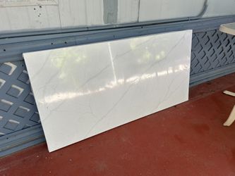 51” X 26” X 3/4” - Crystal White Quartz