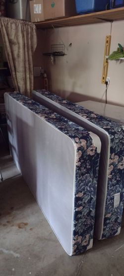 2 Used twin size box spring $20 each