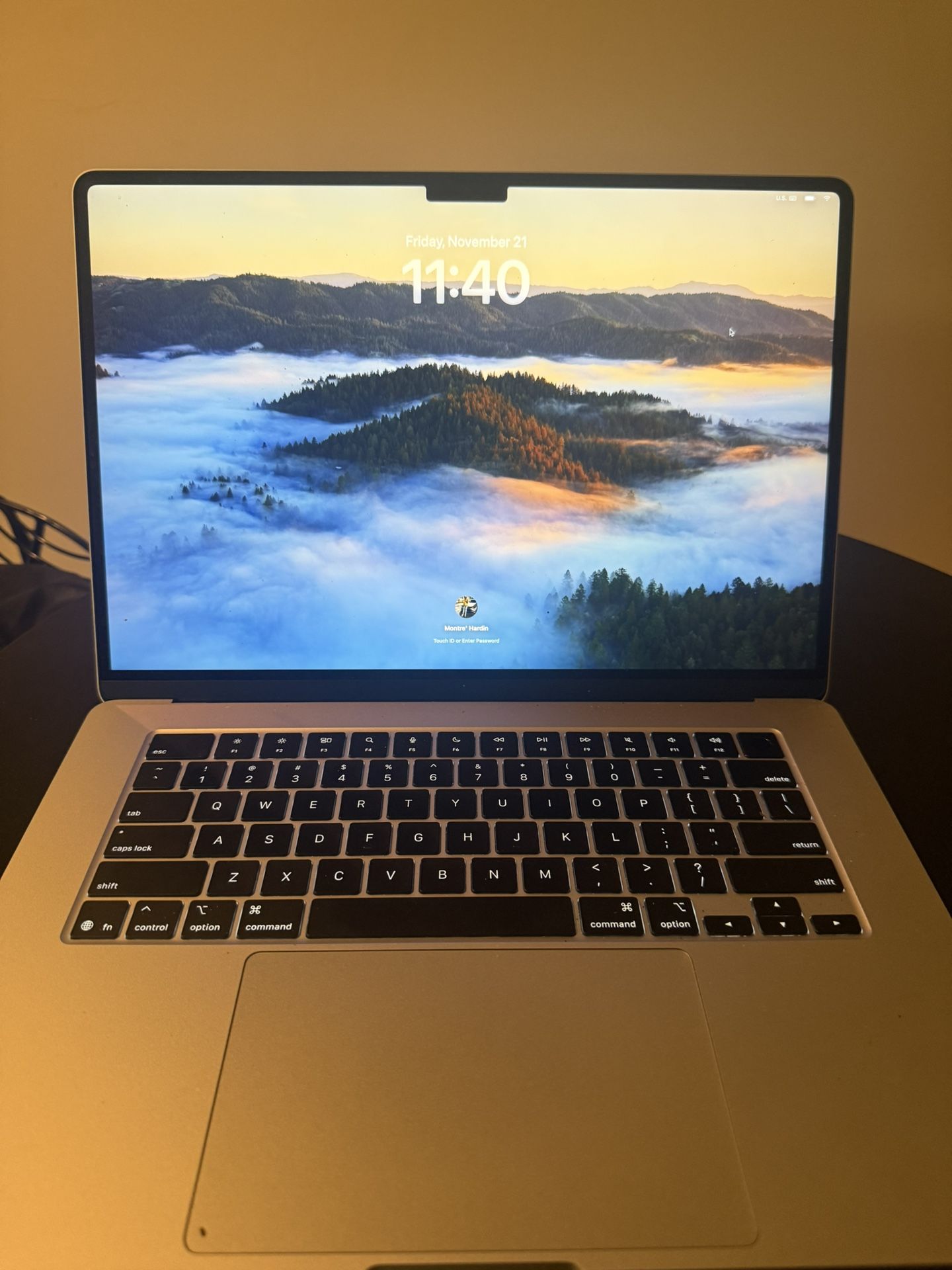 Apple MacBook *NEW*