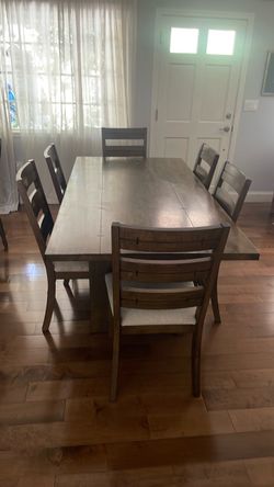 Dining table and 6 chairs