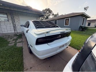 Dodge Charger v6 2014