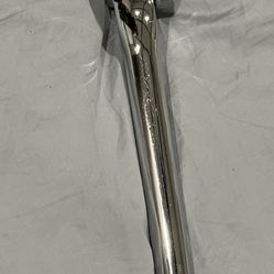 Duralast 3/4in Drive Round Head Ratchet Nueva Nueva!!