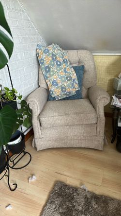 La-z-Boy Swivel Chair