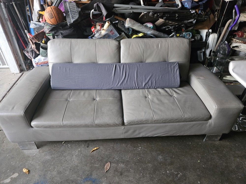 Leader 3 People Sofa