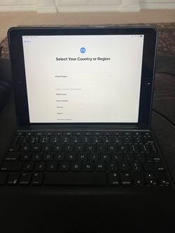 Apple iPad with Bluetooth ZAGG  Keyboard Case