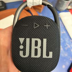 JBL Clip 4