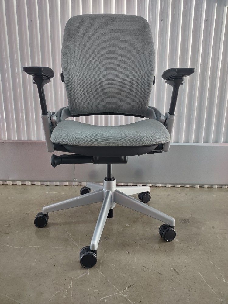 Steelcase Leap Leap V2 Platinum Office Chair Fully Loaded- STILL AVAILABLE - FIRM PRICE 