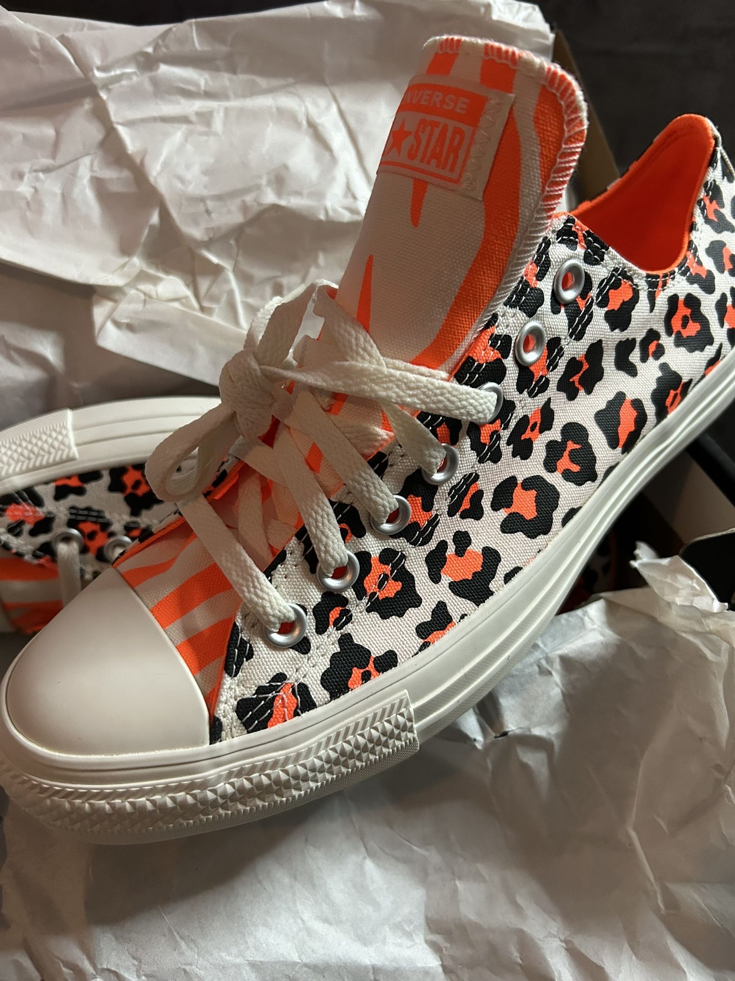 Converse Size 10 Men 12 Women