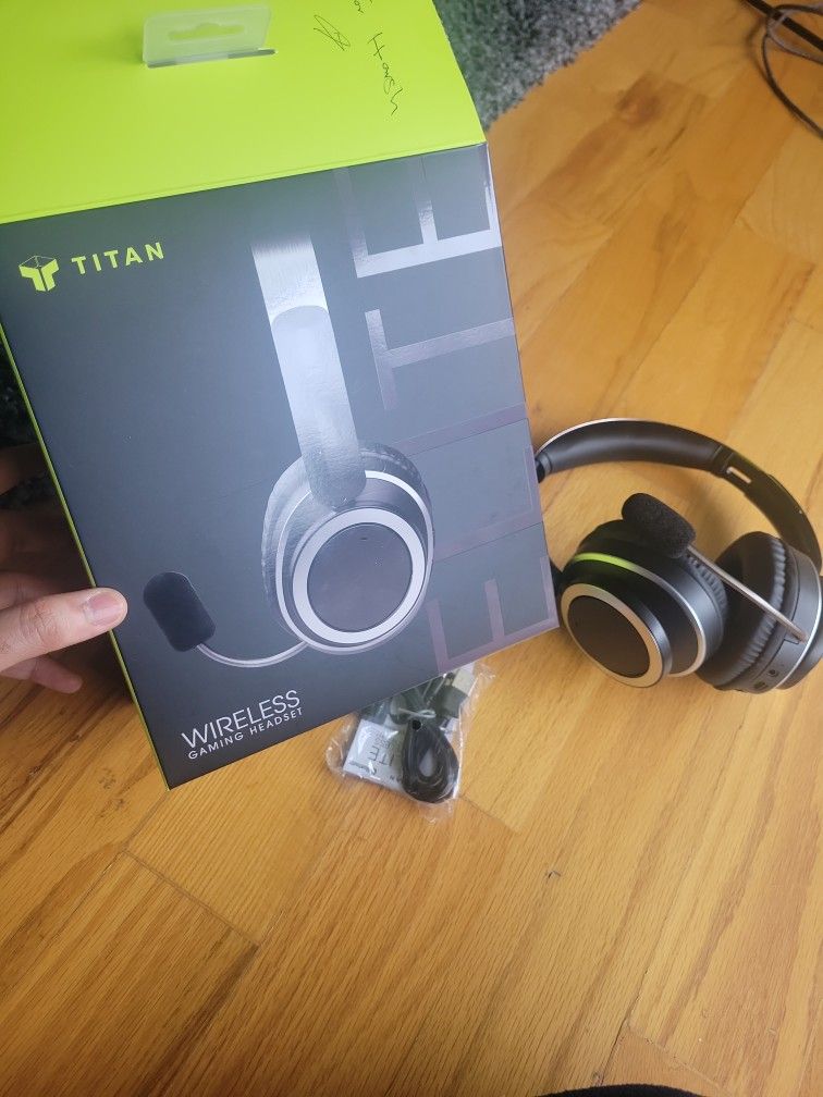 Titan Wireless Gaming Headset- New, Never Used