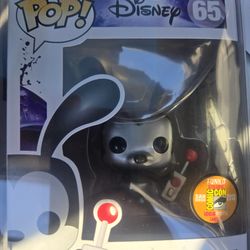 2 founko Pop  disney  collectibles