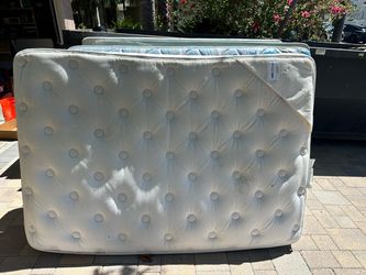 Mattresses & box springs