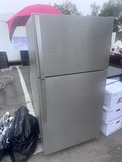 Refrigerator PENDING PICK UP