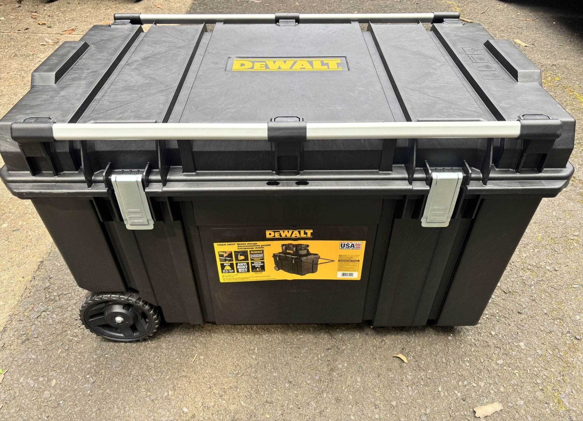 NEW!! DEWALT Tough Chest  38 in W 63 GAL