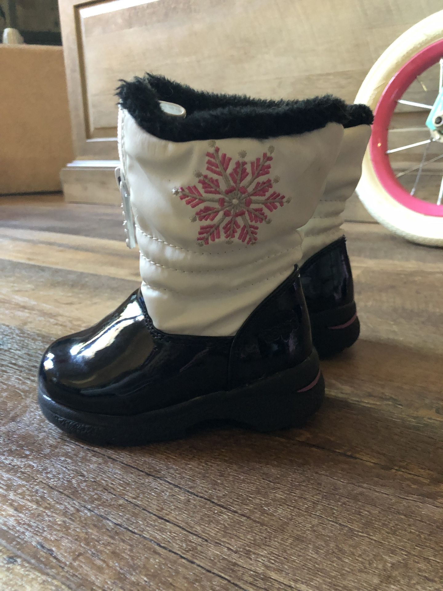 6c toddler totes snow boots