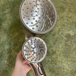 Moen Magnetic Shower head With Hand Held Wand