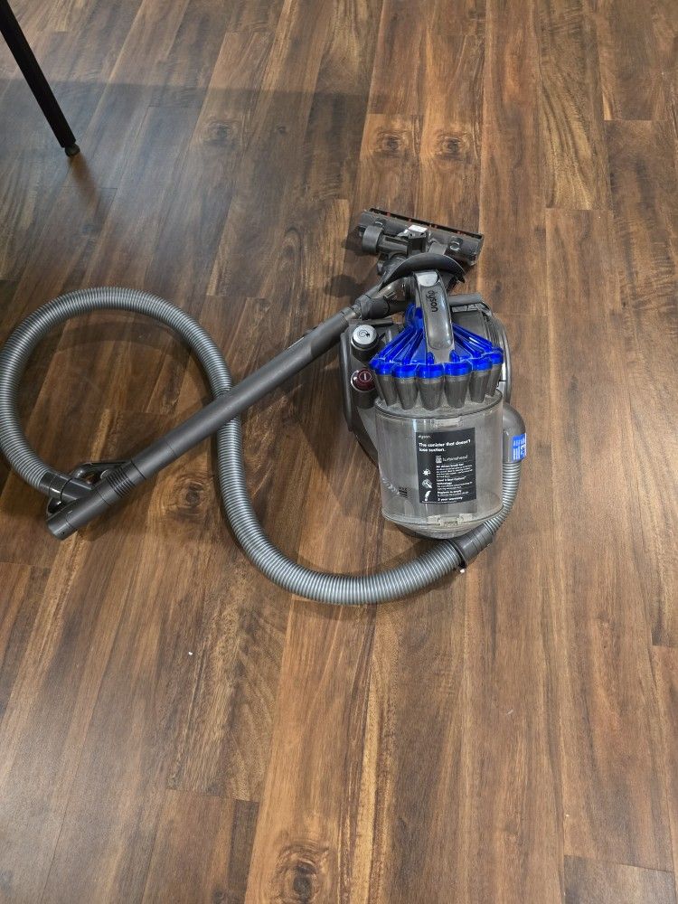 DYSON DC23 BLUE TURBINE HEAD BAGLESS RETRACTABLE CORD CANNISTER VACUUM