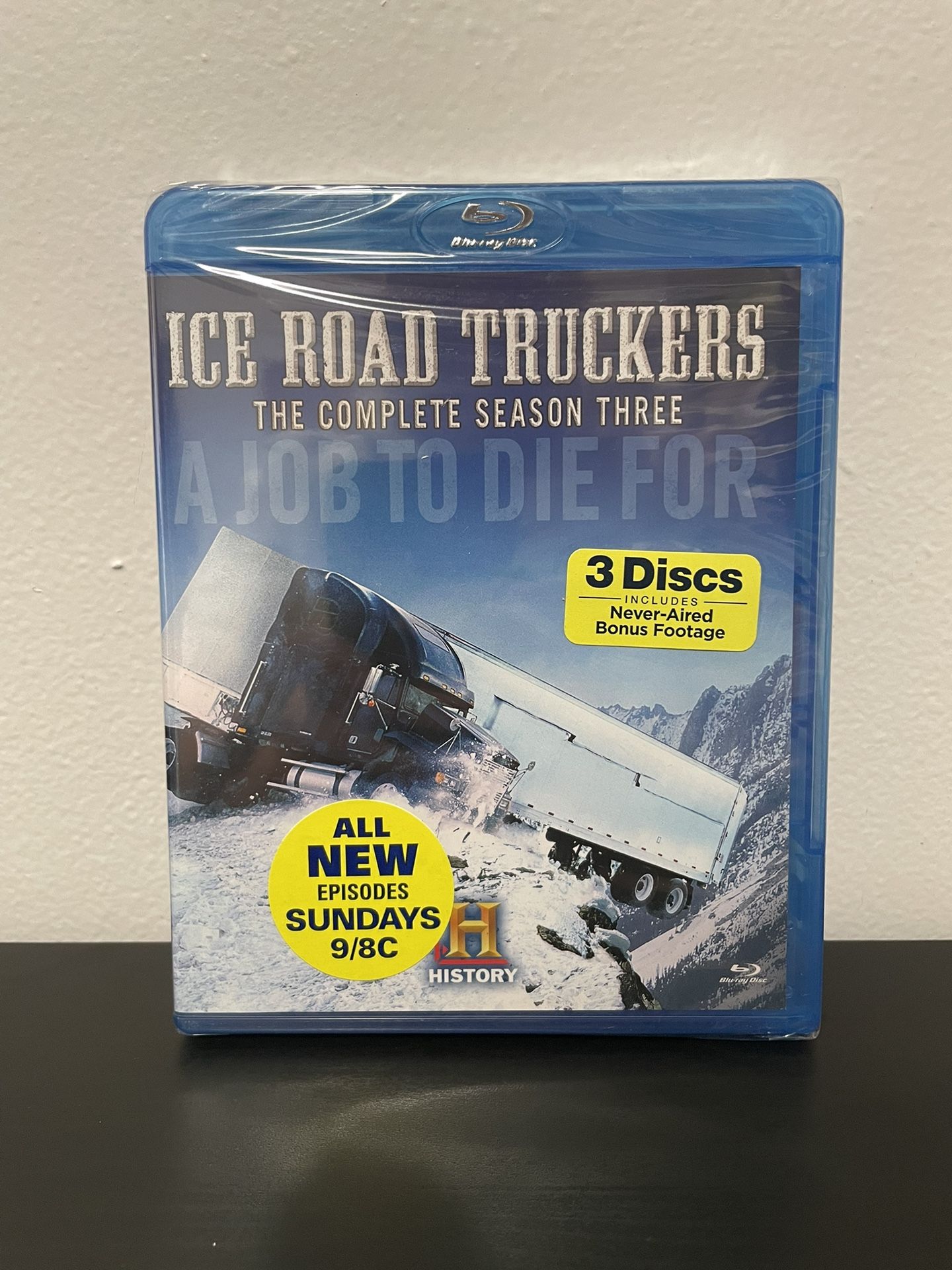 Ice Road Truckers Complete Season Three Blu Ray 3 Disc NEW SEALED History 2010