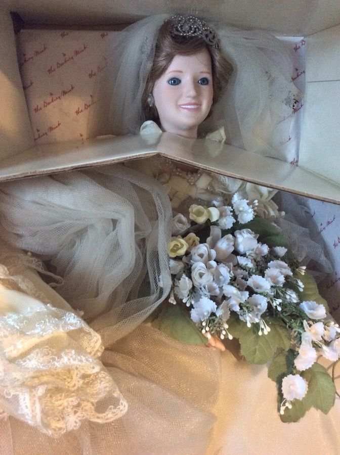 4- Royal Wedding - Princess Diana & Prince Charles's. Wedding Dolls