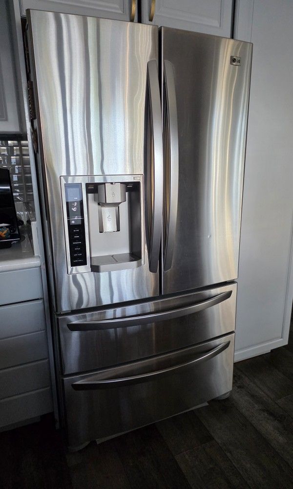 LG Refrigerator LMX25981ST /01