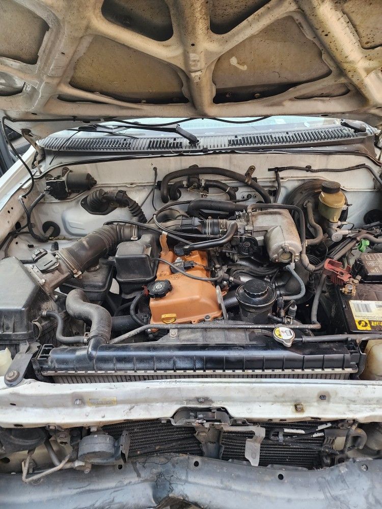Parts For Tacoma  2001 Motor 2.4  142 000 Miles